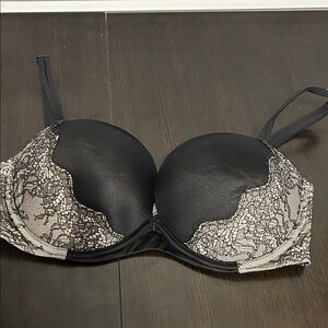 Victoria's Secret Black and Gray Lace Bra